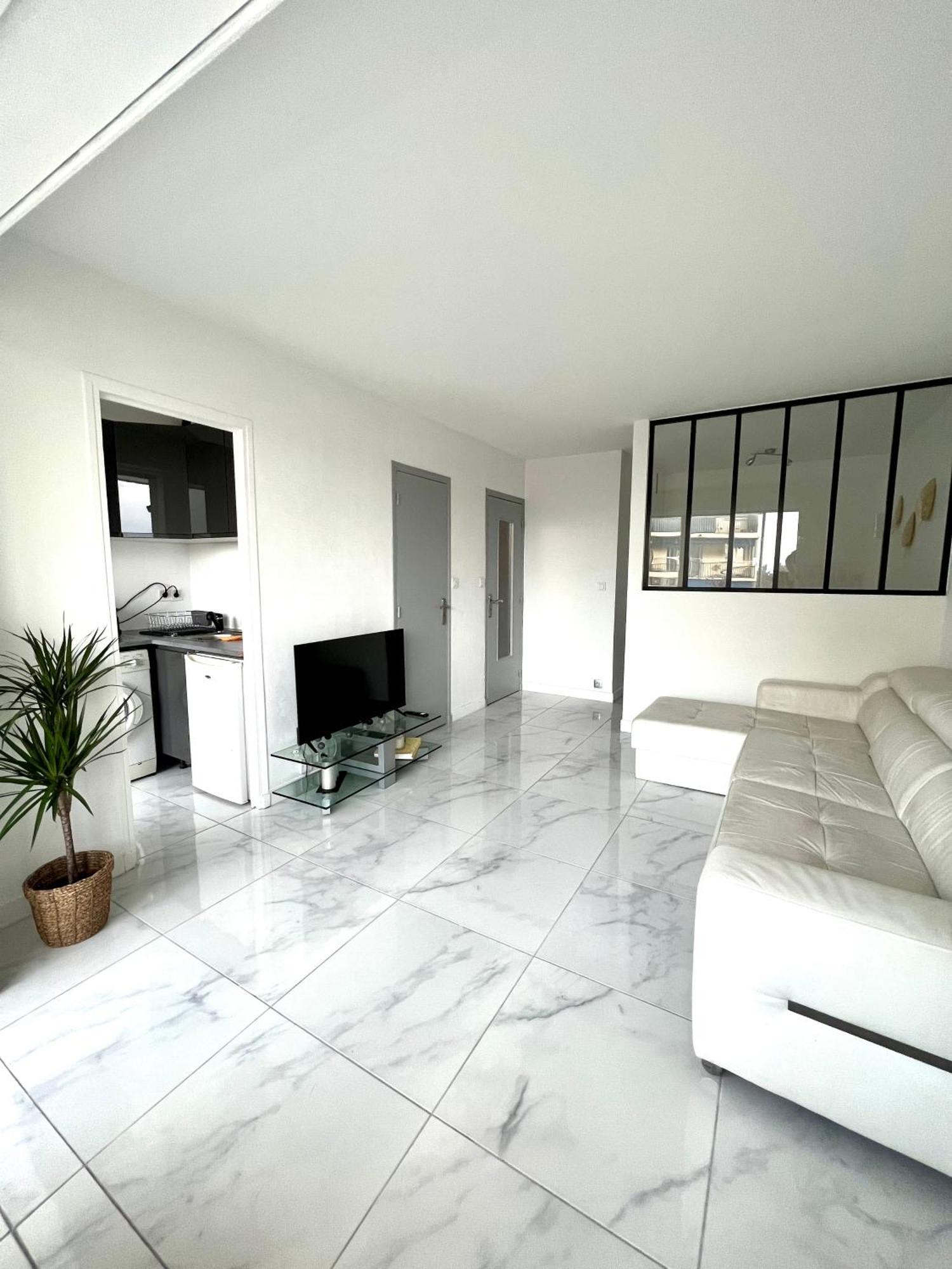 Studio 4 Couchages A 12 Min De La Plage A Pied Avec Wifi, Le Parking Est En Option アンティーブ エクステリア 写真