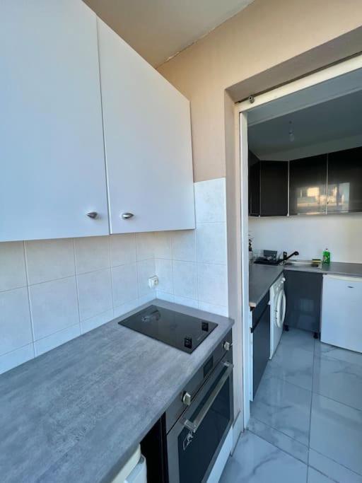 Studio 4 Couchages A 12 Min De La Plage A Pied Avec Wifi, Le Parking Est En Option アンティーブ エクステリア 写真